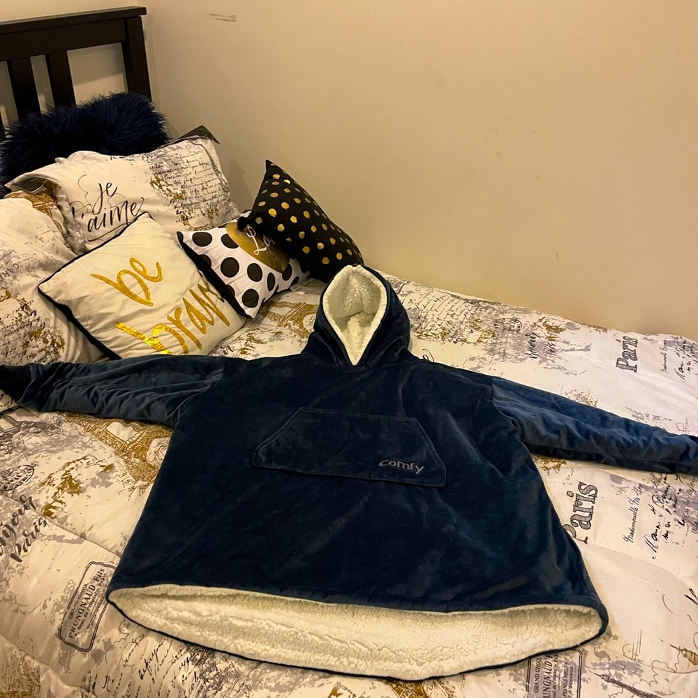 The Original Comfy Jr. in navy blue. Never worn